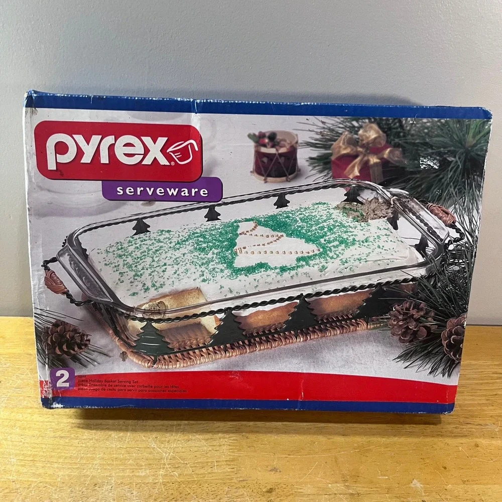 Vtg Pyrex Holiday Basket Serving Set 9x13 Glass Baking Dish Christmas Tree 2pc